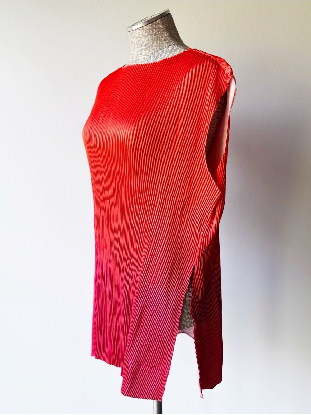Andrea Iyamah Red Ombre Atti Pleated Top, size 14 US